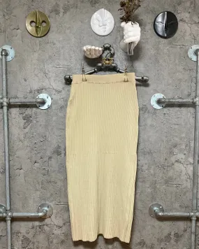 beige ribbed skirt